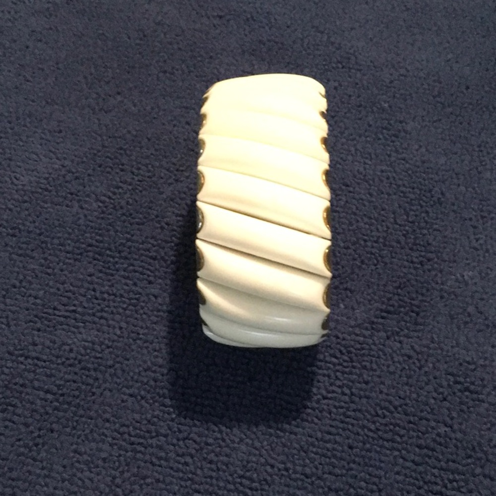 LERU Vintage White Stretch Bracelet